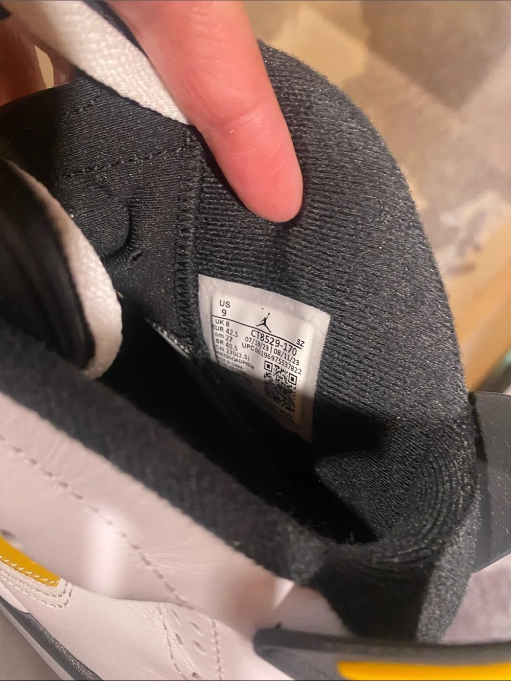 Jordan Retro 6 White and Yellow Sneakers